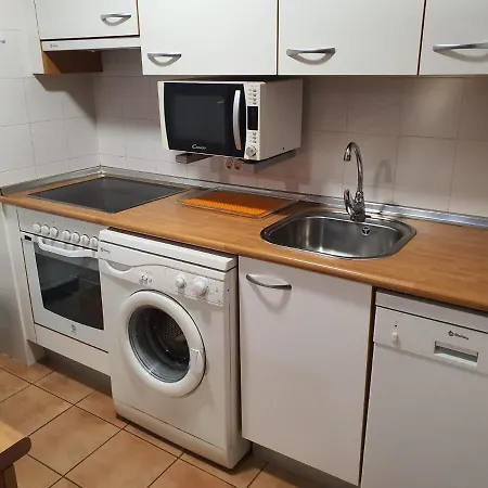 Cosy 2 アパート アデヘ